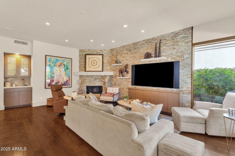 9-web-or-mls-10263-n-103rd-pl