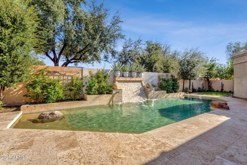 47-web-or-mls-10263-n-103rd-pl