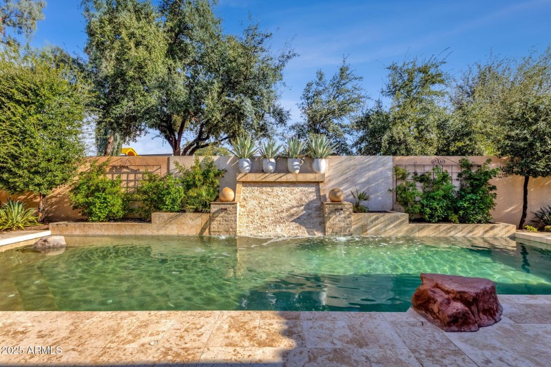 50-web-or-mls-10263-n-103rd-pl