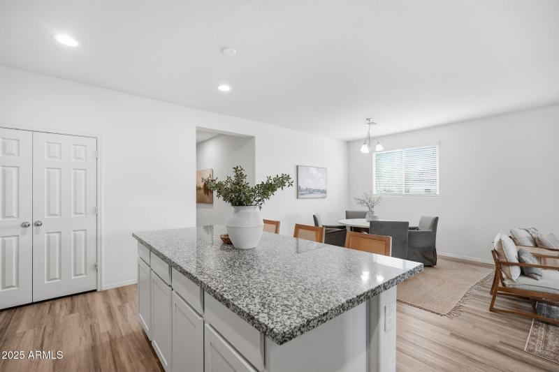 17594 W COUNTRY CLUB TER