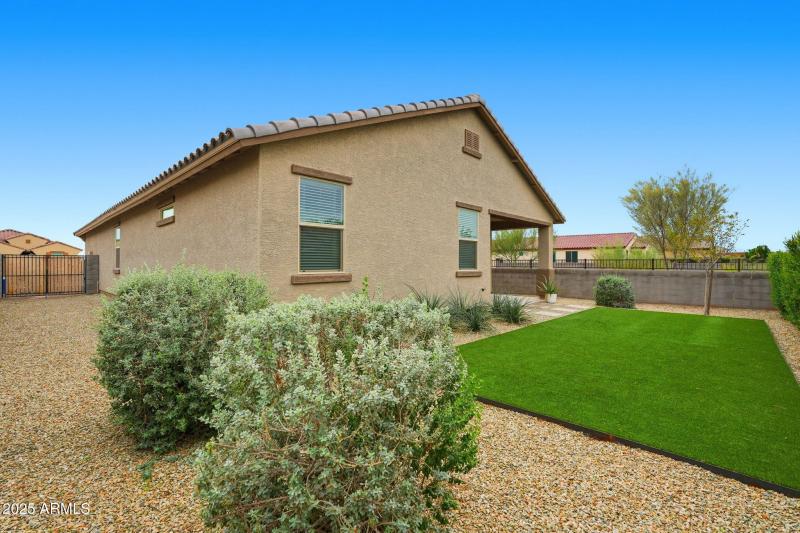 17594 W COUNTRY CLUB TER