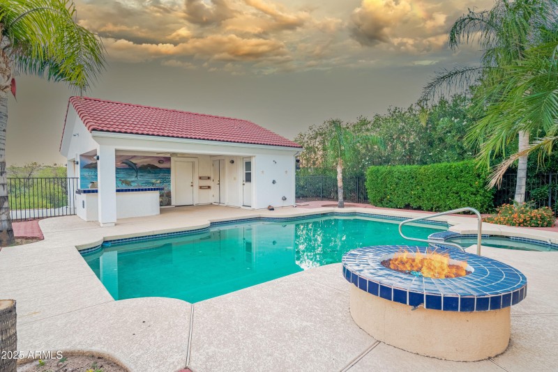 Pool and Spa by Pool House (1)