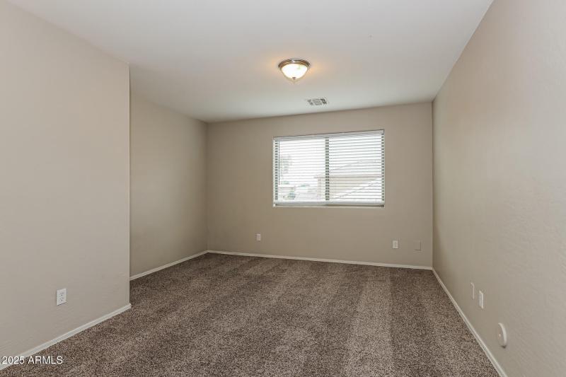 016-photo-bedroom-14961722