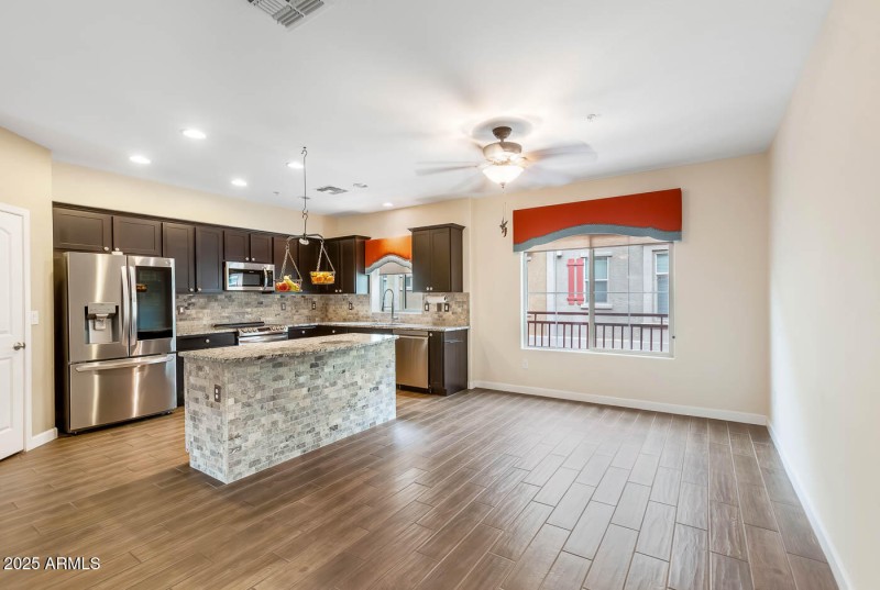 240-W-Juniper-Ave-1096-MLS-10