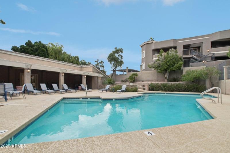 21-web-or-mls-E Thunderbird Rd-2311-901