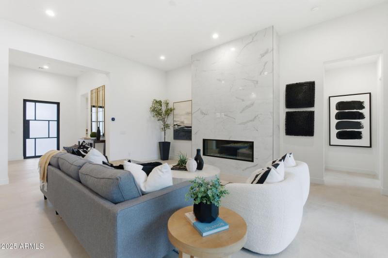 Great Room W Wall Fireplace