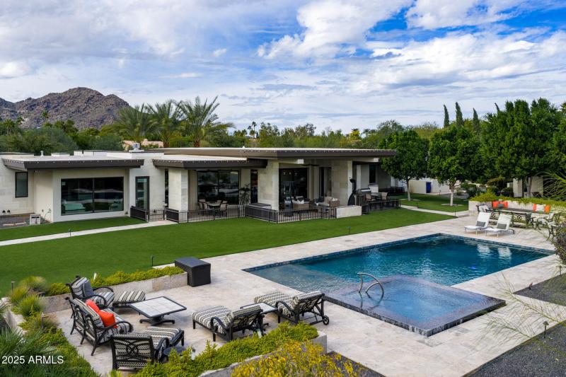 MLS - 7235 N Mockingbird Lane - Paradise