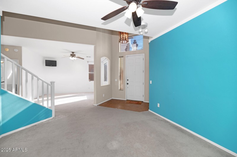 482 W Aloe Pl-large-005-021-482 W Aloe-1