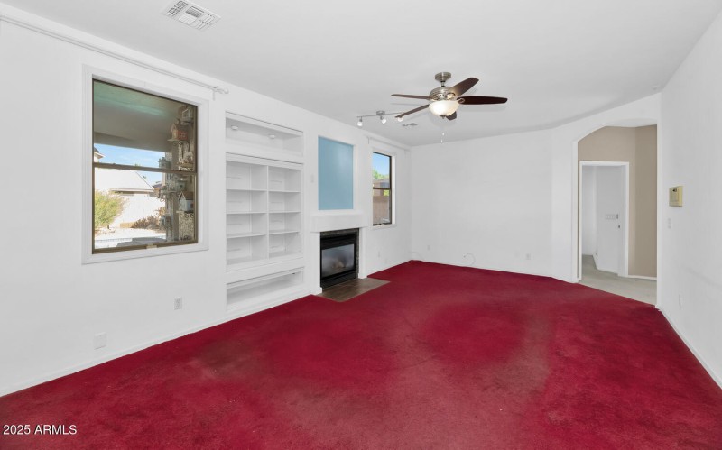 482 W Aloe Pl-large-012-023-482 W Aloe-1