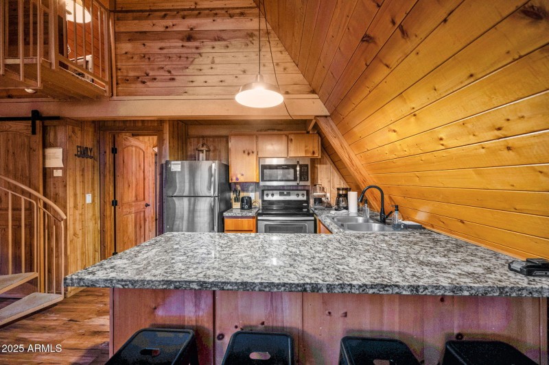 820 E Caribou Road, Munds Park 86017