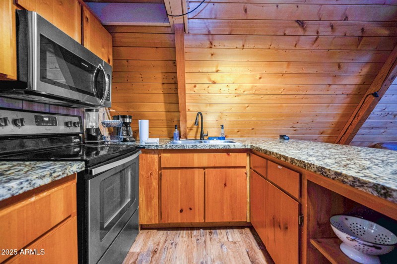 820 E Caribou Road, Munds Park 86017