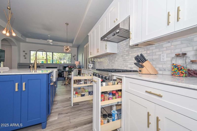 New kitchen with great cabinets