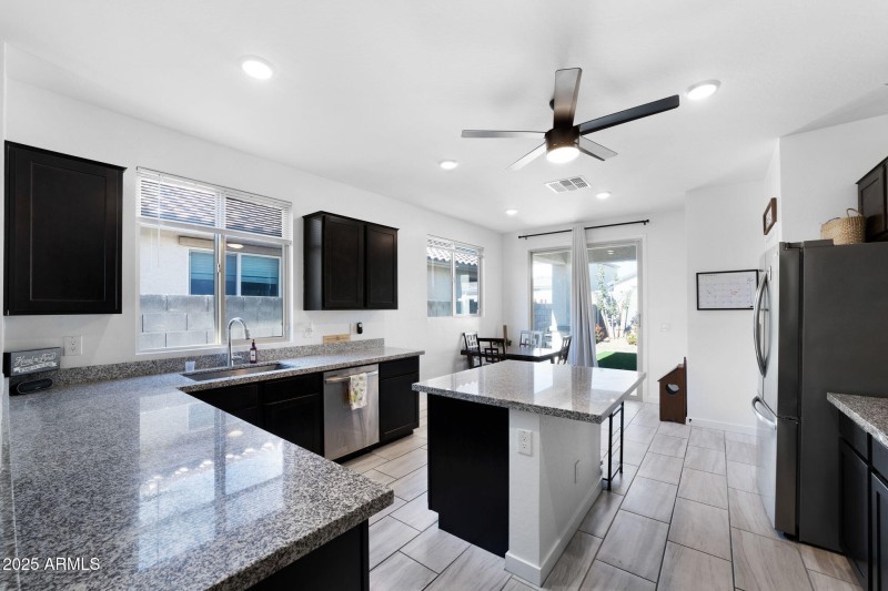 005__18348 W Jessie Ln