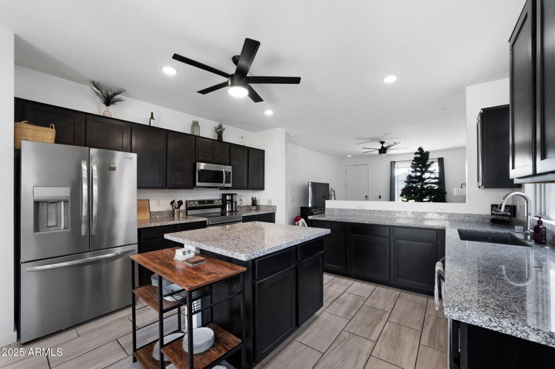 008__18348 W Jessie Ln