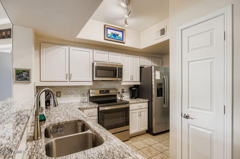 15095 N Thompson Peak Pkwy 1005 - Web Qu