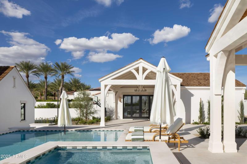 Guest quarters overlooking pool & spa