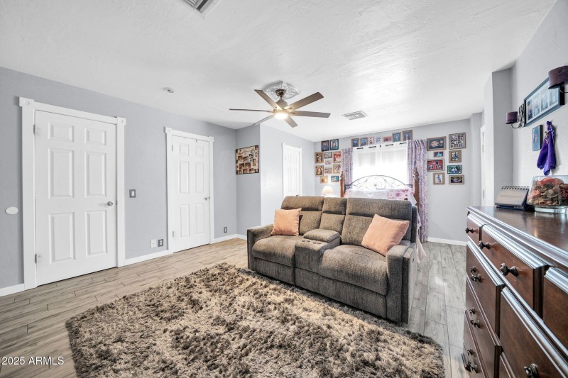 7138 W Cholla St-15