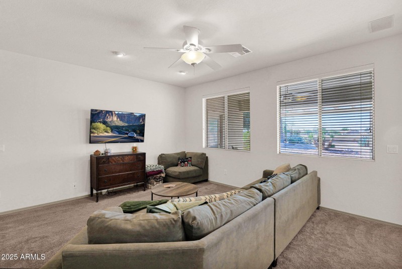 718 120th - 04Family Room