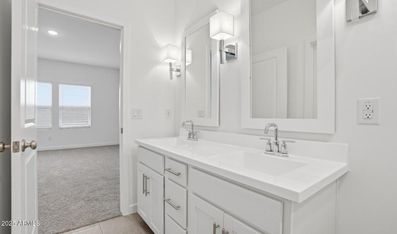 MR Lot #7 Primary Bath (2) (Large)