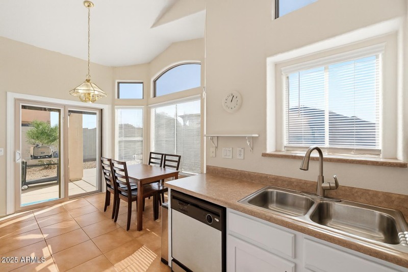 ChatGPT Image Nov 25, 2025, 04_27_44 PM