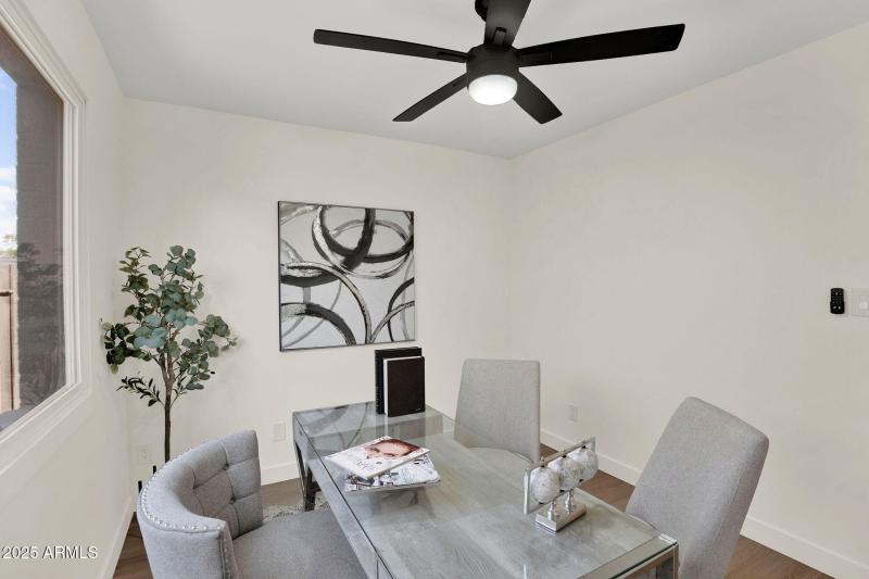 25-web-or-mls-2137 E Cornell Dr -11