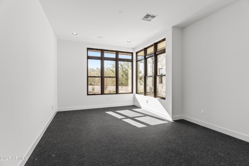 Interior (21 of 36)