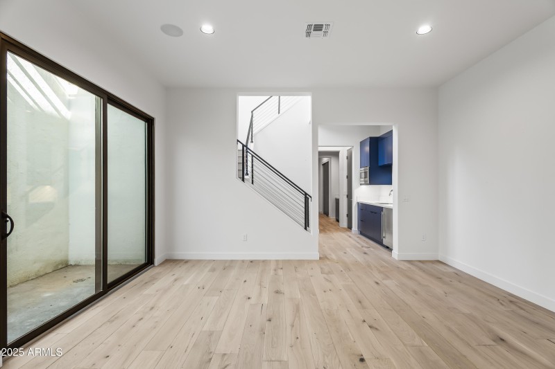 Interior (28 of 36)