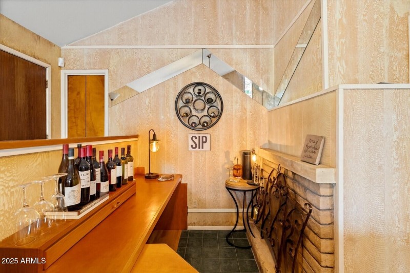 Virtually Staged wine bar