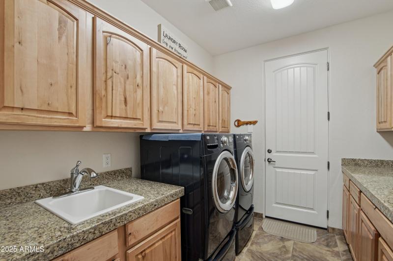 24-print-N 16th St-S2511-024