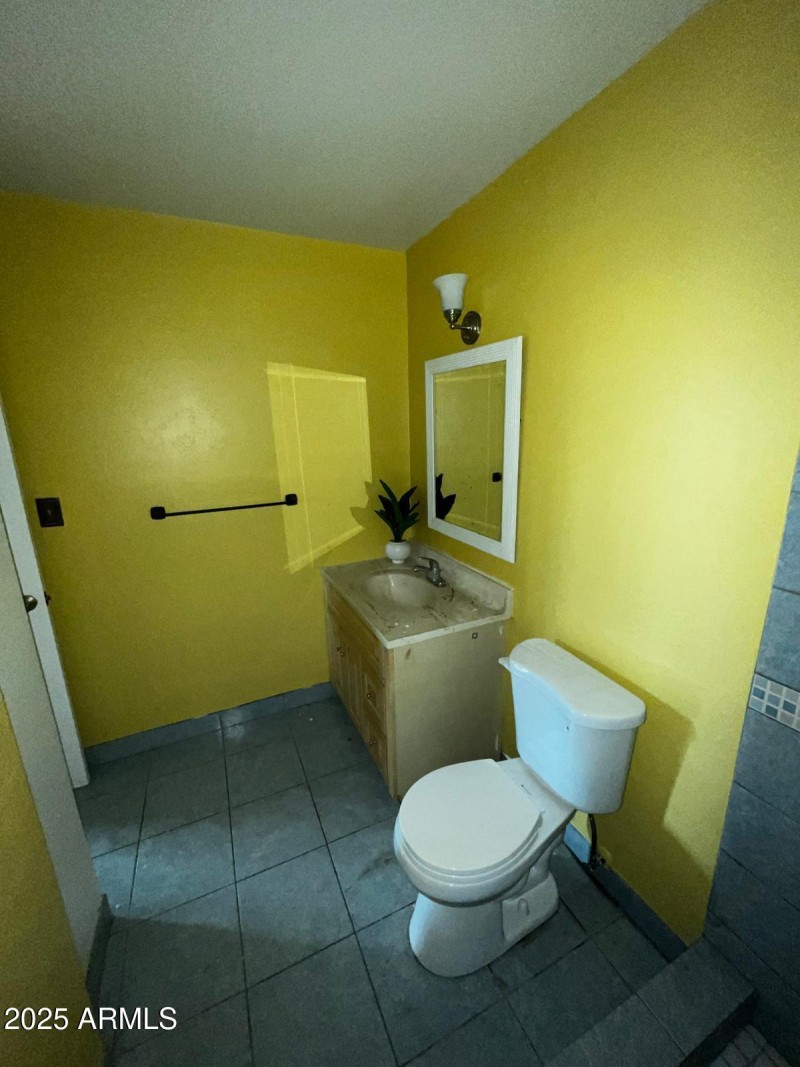 0HallShower3_McLellan