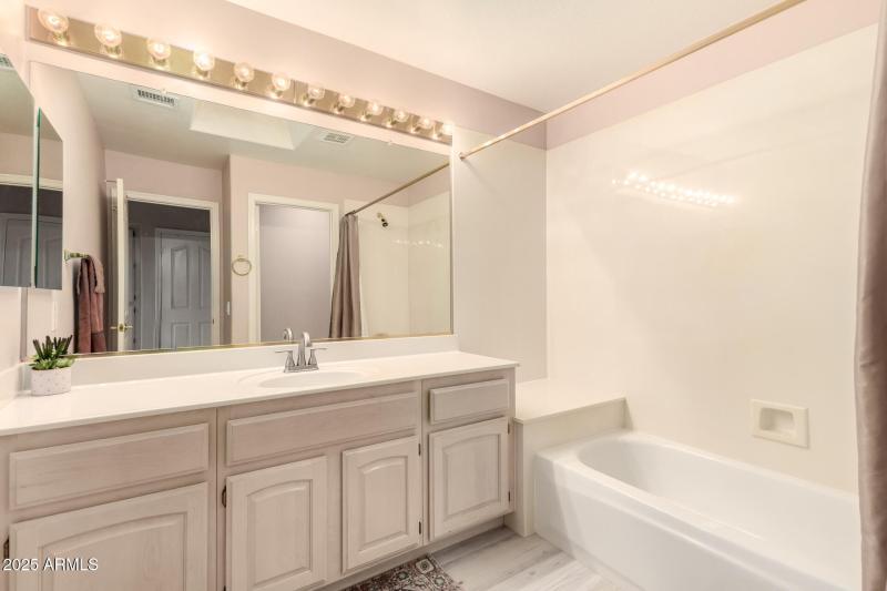 34 - Coopers Hawk 9342