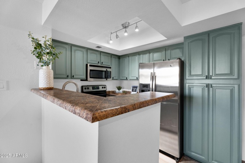 16-web-or-mls-3601 W Tierra Buena Ln J24