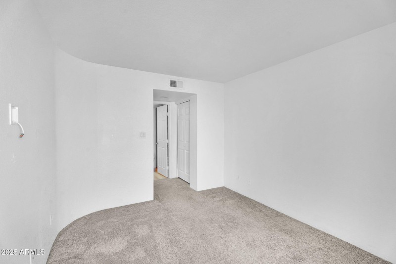 33-web-or-mls-3601 W Tierra Buena Ln J24