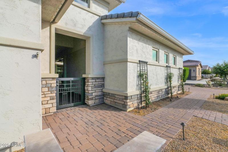 69-web-or-mls-P1382357