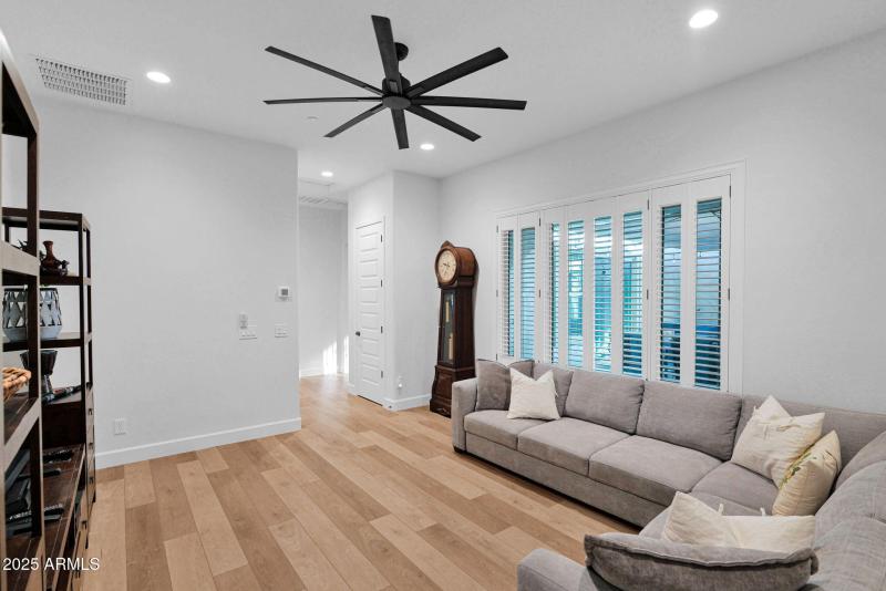 27-web-or-mls-P1372267