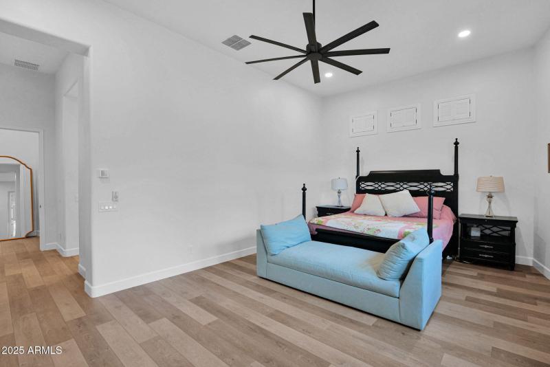 12-web-or-mls-P1372234