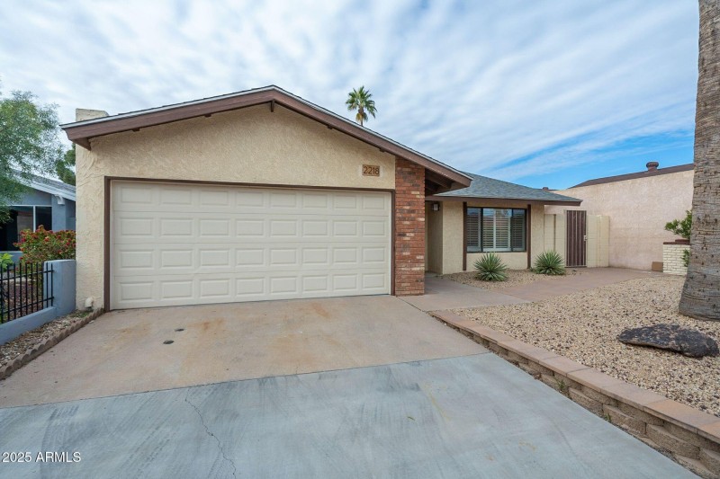 87th terrace front of garage