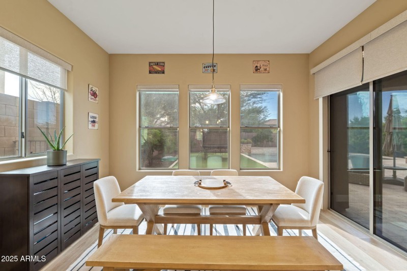 LARGE Breakfast nook