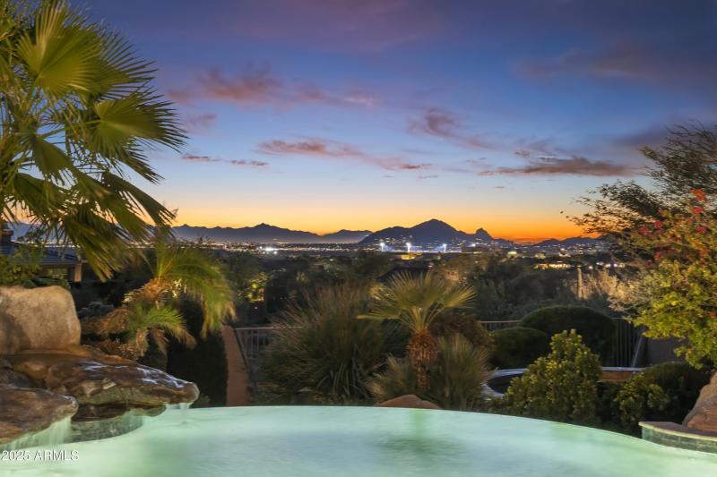 Negative Edge Pool and Spa