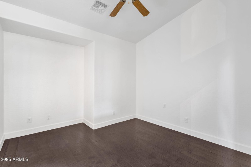 8-web-or-mls-715-e-kaibab-dr