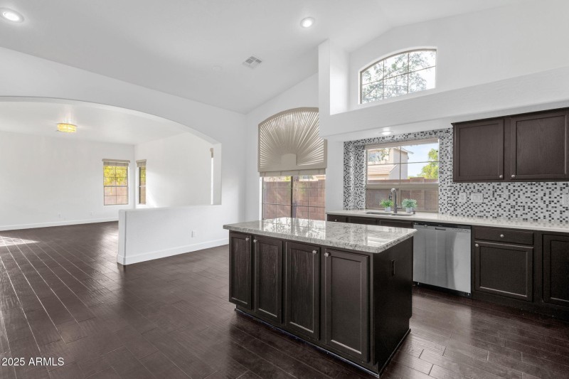 15-web-or-mls-715-e-kaibab-dr