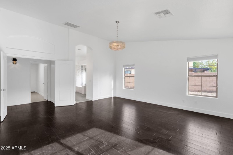 30-web-or-mls-715-e-kaibab-dr