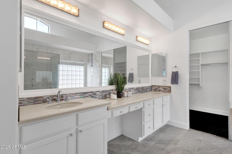 33-web-or-mls-715-e-kaibab-dr