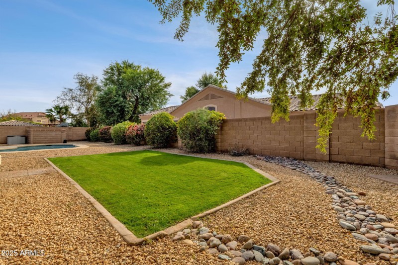 45-web-or-mls-715-e-kaibab-dr