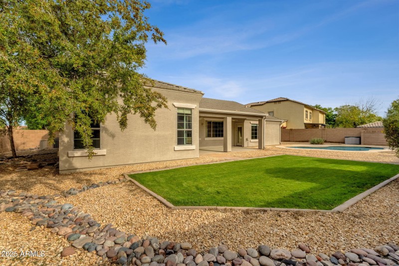 46-web-or-mls-715-e-kaibab-dr