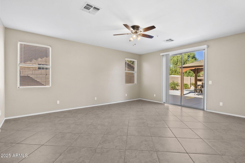 8180 W Gelding Dr Peoria - 374