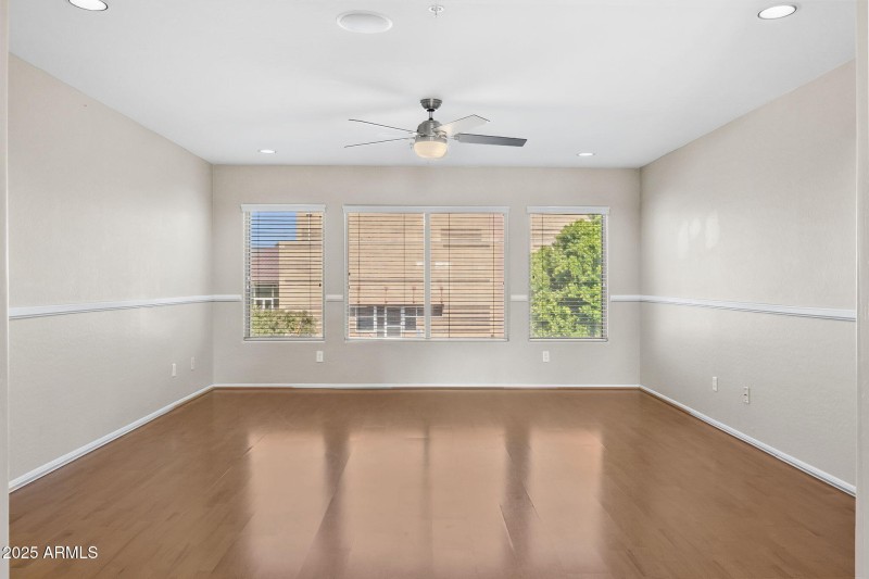 8180 W Gelding Dr Peoria - 409