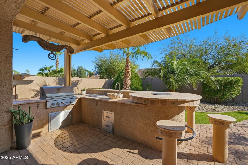 Outdoor Kitchen