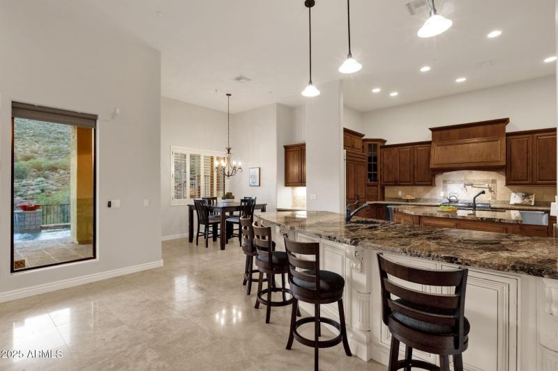 017_Kitchen And Casual Dining