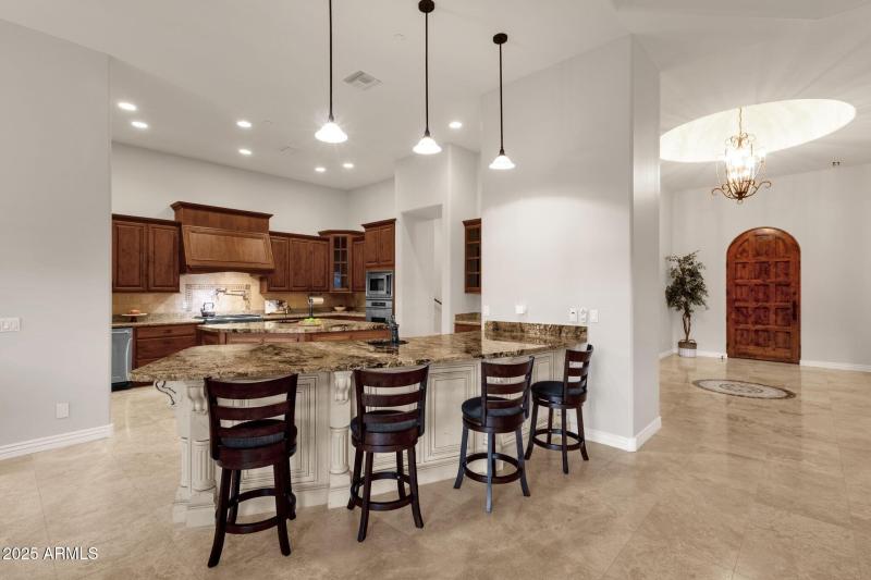 018_Breakfast Bar Seating